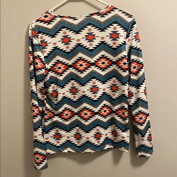 Geometric Patterned Long Sleeve Top - Picture 2 of 2